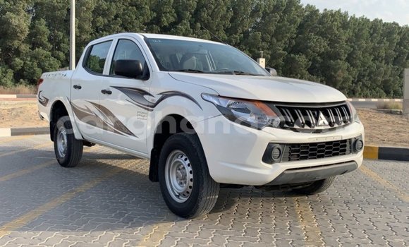 Sayi Imported Mitsubishi L200 White Mota in Import - Dubai a Ashanti Sayi Imported Mitsubishi L200 White Mota in Import - Dubai a Ashanti