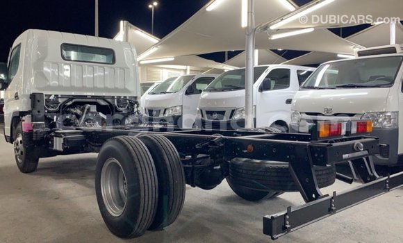 Ra Imported Mitsubishi Carisma funfun Ọkọ̀ in Import - Dubai ni Ashanti Ra Imported Mitsubishi Carisma funfun Ọkọ̀ in Import - Dubai ni Ashanti