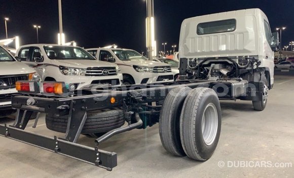 Ra Imported Mitsubishi Carisma funfun Ọkọ̀ in Import - Dubai ni Ashanti Ra Imported Mitsubishi Carisma funfun Ọkọ̀ in Import - Dubai ni Ashanti