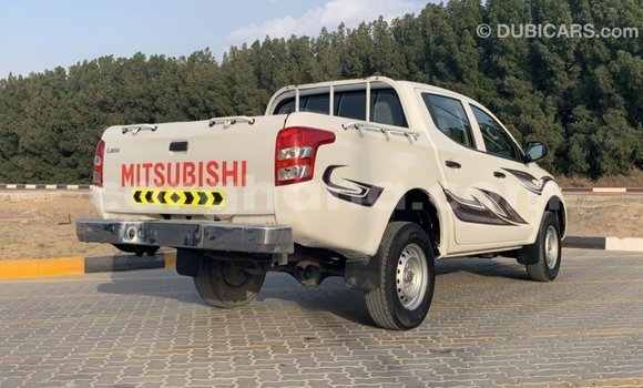 Sayi Imported Mitsubishi L200 White Mota in Import - Dubai a Ashanti Sayi Imported Mitsubishi L200 White Mota in Import - Dubai a Ashanti