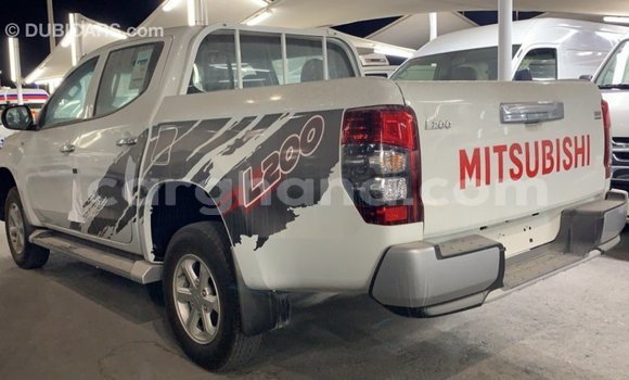 Buy Import Mitsubishi L200 White Car in Import - Dubai in Ashanti Buy Import Mitsubishi L200 White Car in Import - Dubai in Ashanti
