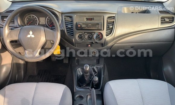 Sayi Imported Mitsubishi L200 White Mota in Import - Dubai a Ashanti Sayi Imported Mitsubishi L200 White Mota in Import - Dubai a Ashanti
