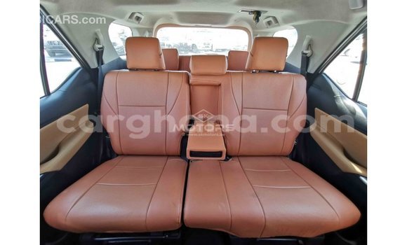 Ra Imported Toyota Fortuner funfun Ọkọ̀ in Import - Dubai ni Ashanti Ra Imported Toyota Fortuner funfun Ọkọ̀ in Import - Dubai ni Ashanti
