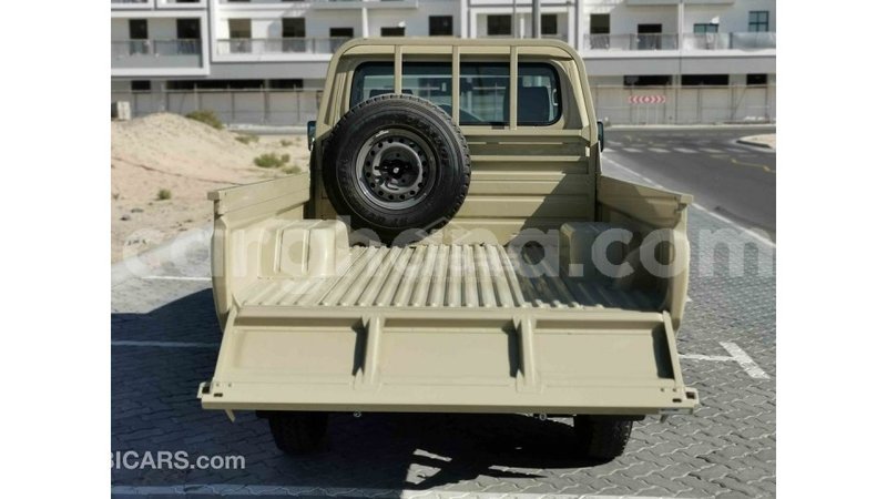 Big with watermark toyota land cruiser ashanti import dubai 17788