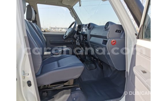 Ra Imported Toyota Land Cruiser funfun Ọkọ̀ in Import - Dubai ni Ashanti Ra Imported Toyota Land Cruiser funfun Ọkọ̀ in Import - Dubai ni Ashanti