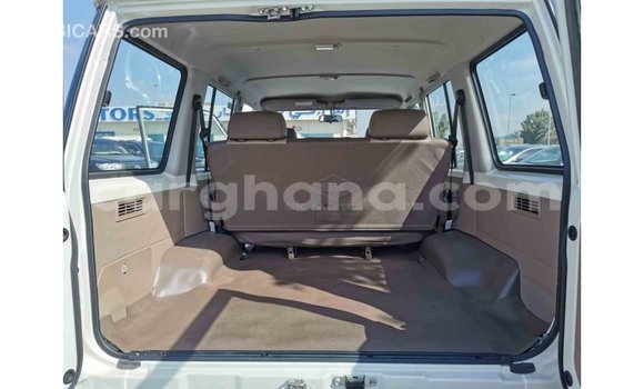 Ra Imported Toyota Land Cruiser funfun Ọkọ̀ in Import - Dubai ni Ashanti Ra Imported Toyota Land Cruiser funfun Ọkọ̀ in Import - Dubai ni Ashanti