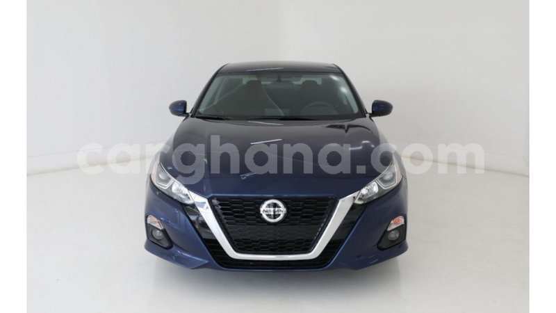 Big with watermark nissan altima ashanti import dubai 17807