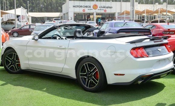Ra Imported Ford Mustang funfun Ọkọ̀ in Import - Dubai ni Ashanti Ra Imported Ford Mustang funfun Ọkọ̀ in Import - Dubai ni Ashanti