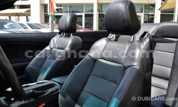 Ra Imported Ford Mustang funfun Ọkọ̀ in Import - Dubai ni Ashanti Ra Imported Ford Mustang funfun Ọkọ̀ in Import - Dubai ni Ashanti