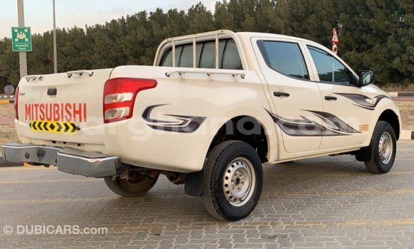 Ra Imported Mitsubishi L200 funfun Ọkọ̀ in Import - Dubai ni Ashanti Ra Imported Mitsubishi L200 funfun Ọkọ̀ in Import - Dubai ni Ashanti