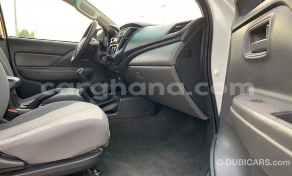 Ra Imported Mitsubishi L200 funfun Ọkọ̀ in Import - Dubai ni Ashanti Ra Imported Mitsubishi L200 funfun Ọkọ̀ in Import - Dubai ni Ashanti