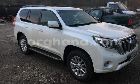 Buy Used Toyota Land Cruiser Prado White Car in Accra in Greater Accra Buy Used Toyota Land Cruiser Prado White Car in Accra in Greater Accra
