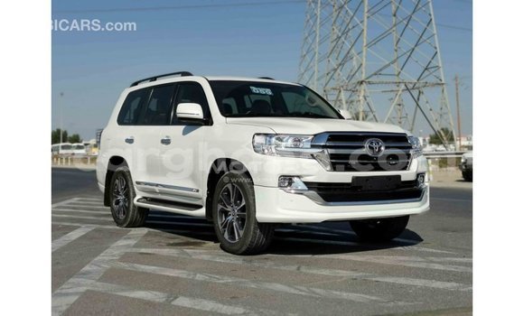 Buy Import Toyota Land Cruiser White Car in Import - Dubai in Ashanti Buy Import Toyota Land Cruiser White Car in Import - Dubai in Ashanti