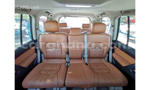 Buy Import Toyota Land Cruiser White Car in Import - Dubai in Ashanti Buy Import Toyota Land Cruiser White Car in Import - Dubai in Ashanti