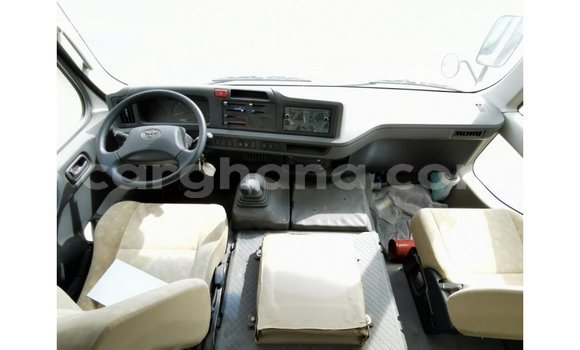 Sayi Imported Toyota Coaster White Mota in Import - Dubai a Ashanti Sayi Imported Toyota Coaster White Mota in Import - Dubai a Ashanti