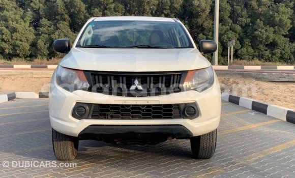 Sayi Imported Mitsubishi L200 White Mota in Import - Dubai a Ashanti Sayi Imported Mitsubishi L200 White Mota in Import - Dubai a Ashanti