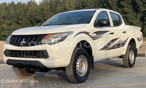 Sayi Imported Mitsubishi L200 White Mota in Import - Dubai a Ashanti Sayi Imported Mitsubishi L200 White Mota in Import - Dubai a Ashanti