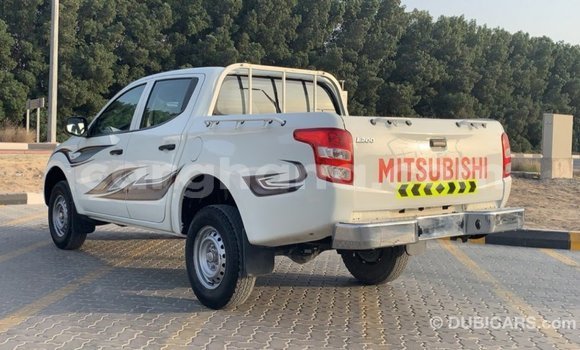 Sayi Imported Mitsubishi L200 White Mota in Import - Dubai a Ashanti Sayi Imported Mitsubishi L200 White Mota in Import - Dubai a Ashanti