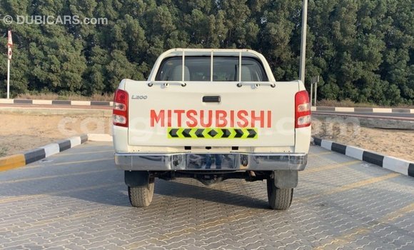Sayi Imported Mitsubishi L200 White Mota in Import - Dubai a Ashanti Sayi Imported Mitsubishi L200 White Mota in Import - Dubai a Ashanti
