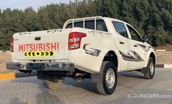 Sayi Imported Mitsubishi L200 White Mota in Import - Dubai a Ashanti Sayi Imported Mitsubishi L200 White Mota in Import - Dubai a Ashanti