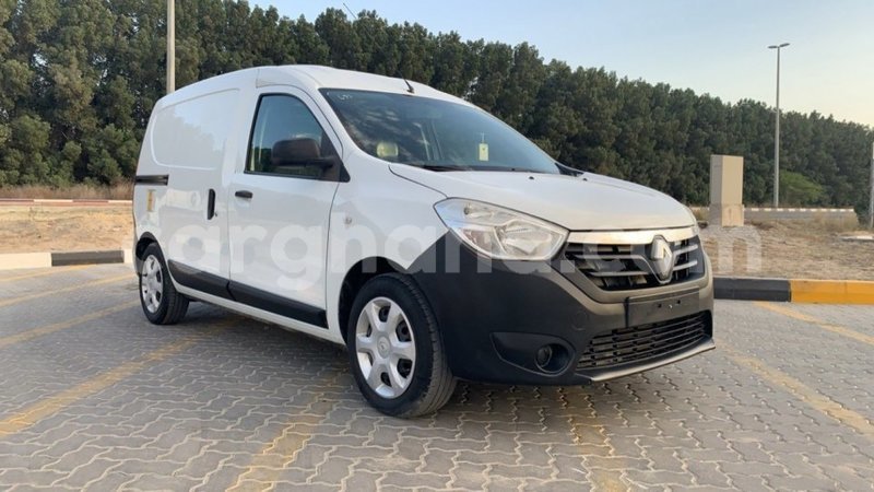 Big with watermark renault 6 ashanti import dubai 17877