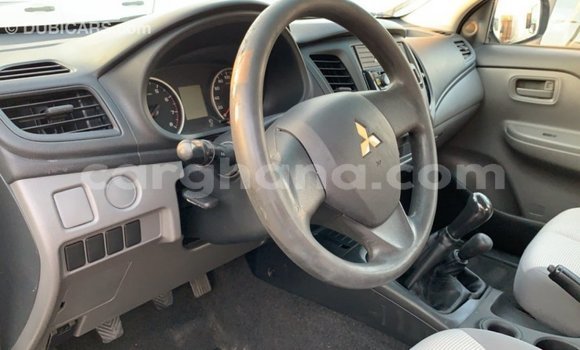 Sayi Imported Mitsubishi L200 White Mota in Import - Dubai a Ashanti Sayi Imported Mitsubishi L200 White Mota in Import - Dubai a Ashanti