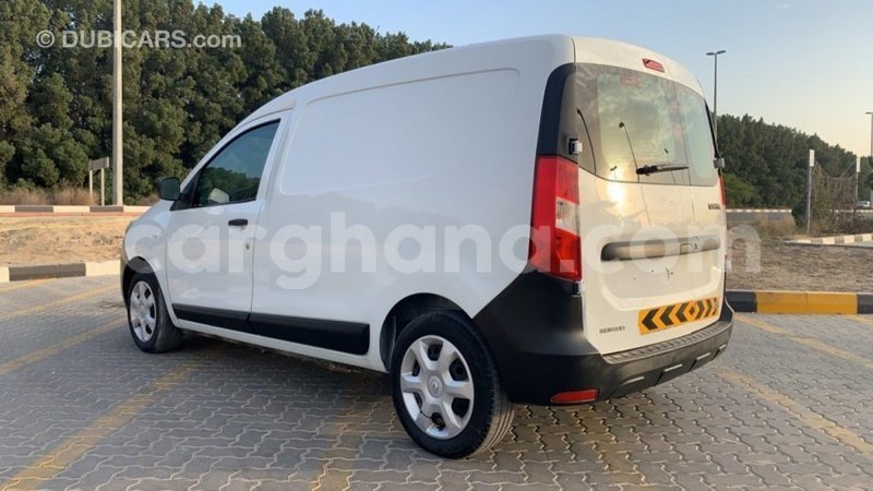 Big with watermark renault 6 ashanti import dubai 17877