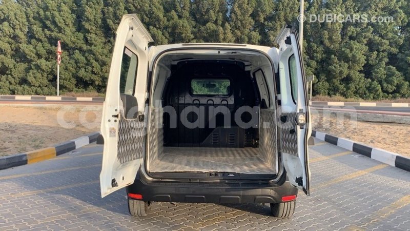 Big with watermark renault 6 ashanti import dubai 17877