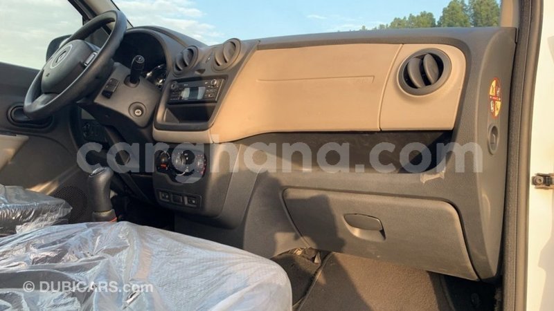 Big with watermark renault 6 ashanti import dubai 17877