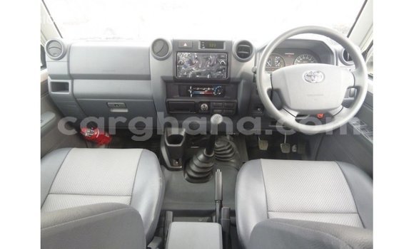 Sayi Imported Toyota Land Cruiser White Mota in Import - Dubai a Ashanti Sayi Imported Toyota Land Cruiser White Mota in Import - Dubai a Ashanti