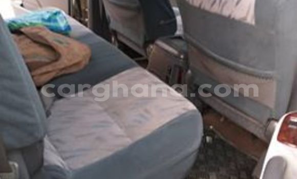 Sayi Na hannu Toyota Land Cruiser Prado Azurfa Mota in Accra a Greater Accra Sayi Na hannu Toyota Land Cruiser Prado Azurfa Mota in Accra a Greater Accra