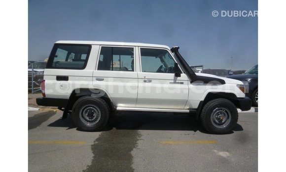 Buy Import Toyota Land Cruiser White Car in Import - Dubai in Ashanti Buy Import Toyota Land Cruiser White Car in Import - Dubai in Ashanti
