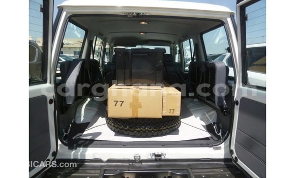 Buy Import Toyota Land Cruiser White Car in Import - Dubai in Ashanti Buy Import Toyota Land Cruiser White Car in Import - Dubai in Ashanti