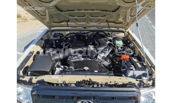 Buy Import Toyota Land Cruiser Beige Car in Import - Dubai in Ashanti Buy Import Toyota Land Cruiser Beige Car in Import - Dubai in Ashanti
