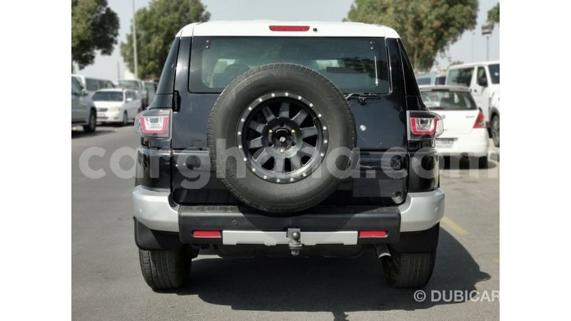 Big with watermark toyota fj cruiser ashanti import dubai 17951