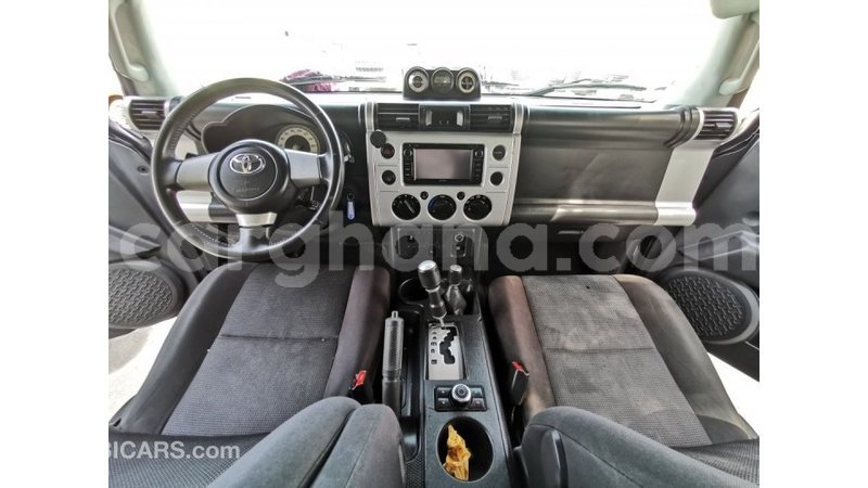 Big with watermark toyota fj cruiser ashanti import dubai 17951