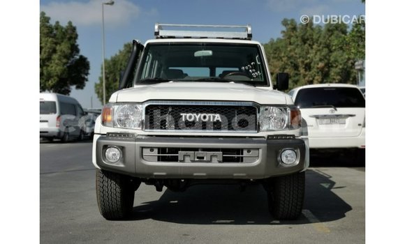Buy Import Toyota Land Cruiser White Car in Import - Dubai in Ashanti Buy Import Toyota Land Cruiser White Car in Import - Dubai in Ashanti