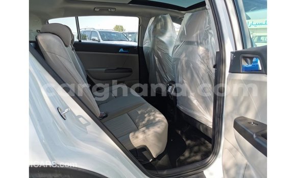 Buy Import Kia Sportage White Car in Import - Dubai in Ashanti Buy Import Kia Sportage White Car in Import - Dubai in Ashanti