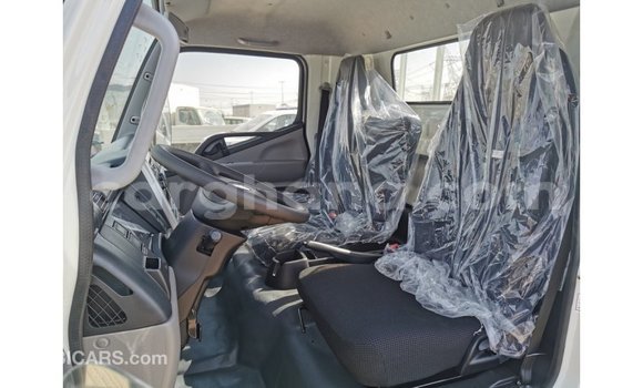 Buy Import Mitsubishi Fuso White Truck in Import - Dubai in Ashanti Buy Import Mitsubishi Fuso White Truck in Import - Dubai in Ashanti