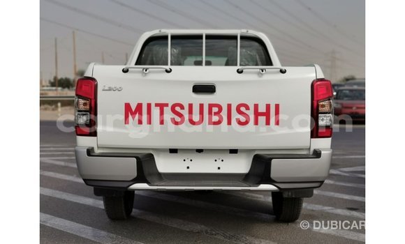 Ra Imported Mitsubishi L200 funfun Ọkọ̀ in Import - Dubai ni Ashanti Ra Imported Mitsubishi L200 funfun Ọkọ̀ in Import - Dubai ni Ashanti