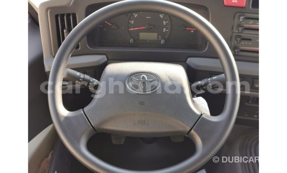 Sayi Imported Toyota Coaster White Mota in Import - Dubai a Ashanti Sayi Imported Toyota Coaster White Mota in Import - Dubai a Ashanti