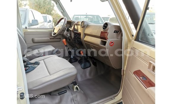 Buy Import Toyota Land Cruiser Beige Car in Import - Dubai in Ashanti Buy Import Toyota Land Cruiser Beige Car in Import - Dubai in Ashanti