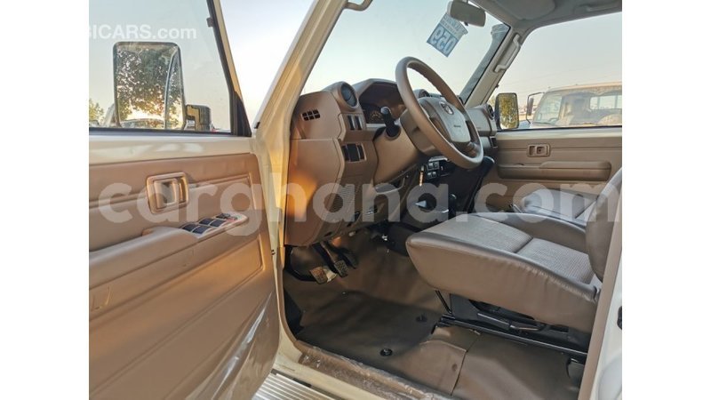 Big with watermark toyota land cruiser ashanti import dubai 17976