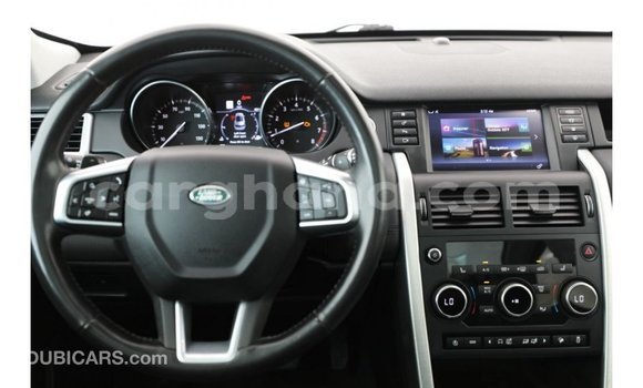 Sayi Imported Land Rover Discovery White Mota in Import - Dubai a Ashanti Sayi Imported Land Rover Discovery White Mota in Import - Dubai a Ashanti