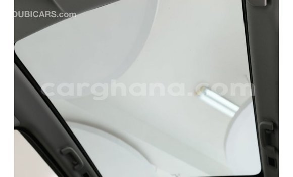 Sayi Imported Land Rover Discovery White Mota in Import - Dubai a Ashanti Sayi Imported Land Rover Discovery White Mota in Import - Dubai a Ashanti