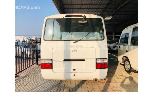 Ra Imported Toyota Coaster funfun Ọkọ̀ in Import - Dubai ni Ashanti Ra Imported Toyota Coaster funfun Ọkọ̀ in Import - Dubai ni Ashanti