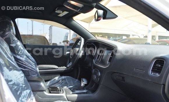 Ra Imported Dodge Charger funfun Ọkọ̀ in Import - Dubai ni Ashanti Ra Imported Dodge Charger funfun Ọkọ̀ in Import - Dubai ni Ashanti
