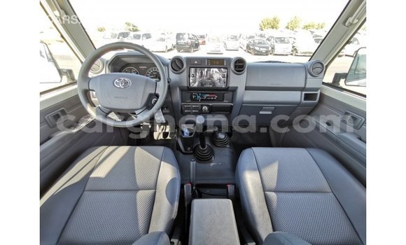 Ra Imported Toyota Land Cruiser funfun Ọkọ̀ in Import - Dubai ni Ashanti Ra Imported Toyota Land Cruiser funfun Ọkọ̀ in Import - Dubai ni Ashanti