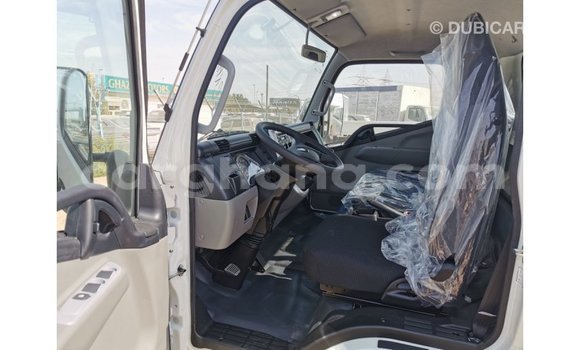 Sayi Imported Mitsubishi Fuso White Babbar mota in Import - Dubai a Ashanti Sayi Imported Mitsubishi Fuso White Babbar mota in Import - Dubai a Ashanti