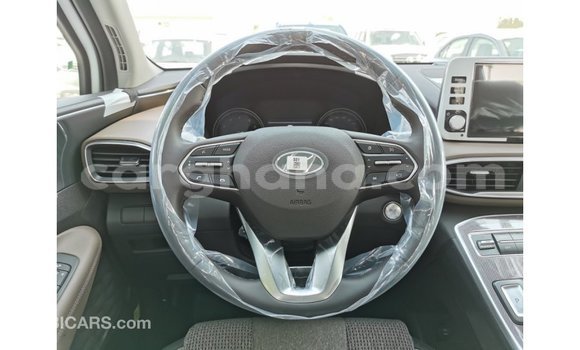 Ra Imported Hyundai Santa Fe funfun Ọkọ̀ in Import - Dubai ni Ashanti Ra Imported Hyundai Santa Fe funfun Ọkọ̀ in Import - Dubai ni Ashanti